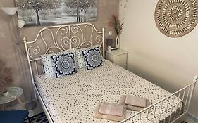 Zoi'S Central Home